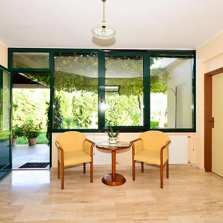 Vila Nature Retreat - Three Bedroom With Pool