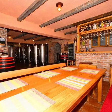 Nature Retreat - Three Bedroom With Pool Willa Gruda